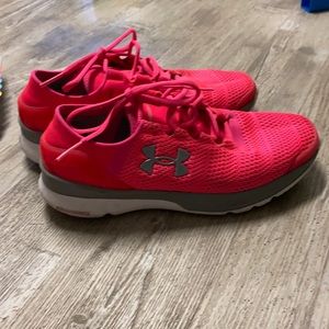 Pink woman's under armour sneakers